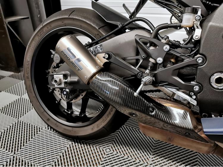 YAMAHA YZF 1000 R1 CROSSPLANE