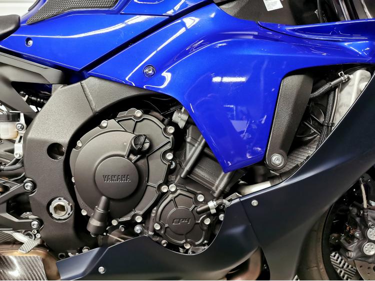 YAMAHA YZF 1000 R1 CROSSPLANE