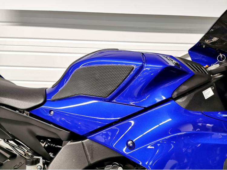 YAMAHA YZF 1000 R1 CROSSPLANE