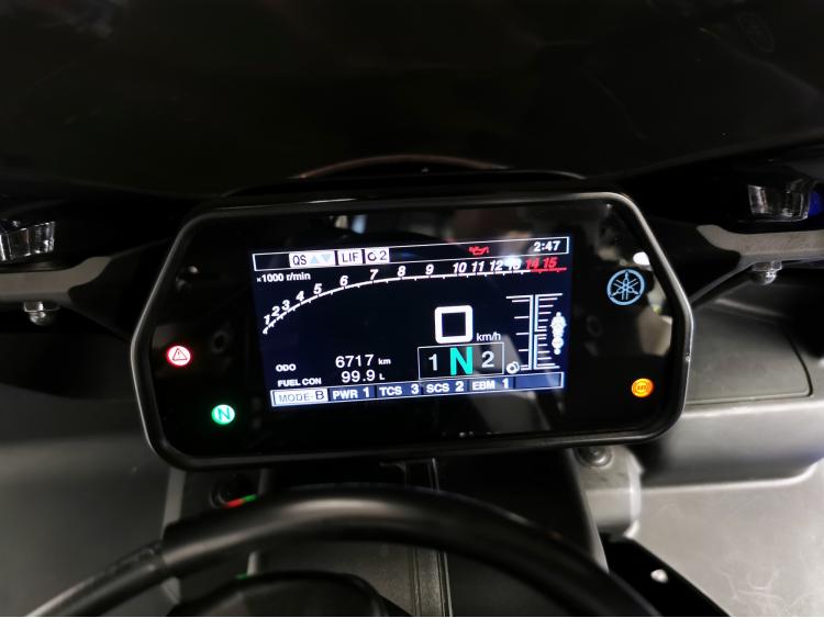 YAMAHA YZF 1000 R1 CROSSPLANE