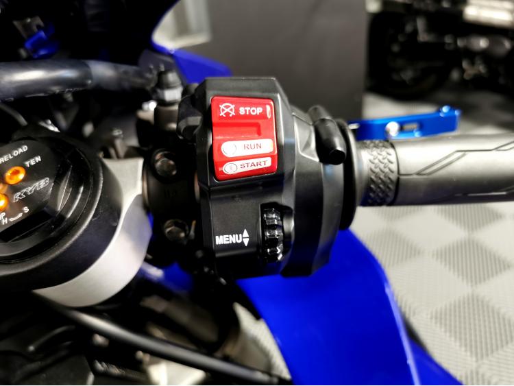 YAMAHA YZF 1000 R1 CROSSPLANE