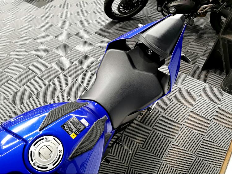 YAMAHA YZF 1000 R1 CROSSPLANE