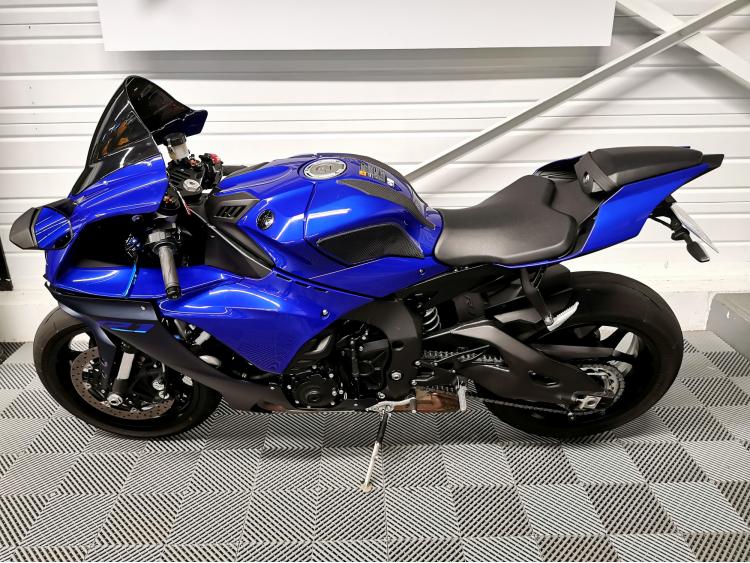 YAMAHA YZF 1000 R1 CROSSPLANE