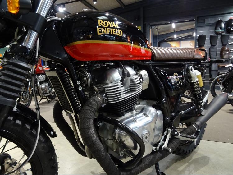 ROYAL ENFIELD Interceptor 650 MUD Srambler+MOTOBOX