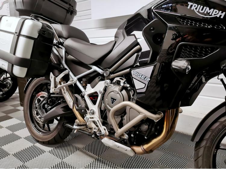 TRIUMPH TIGER 1200 GT EXPLORER - 1ERE MAIN