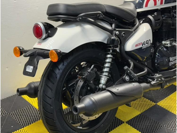 ROYAL ENFIELD SHOTGUN 650 Stencil White MY24