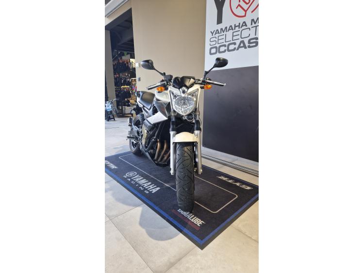 YAMAHA XJ6-N abs