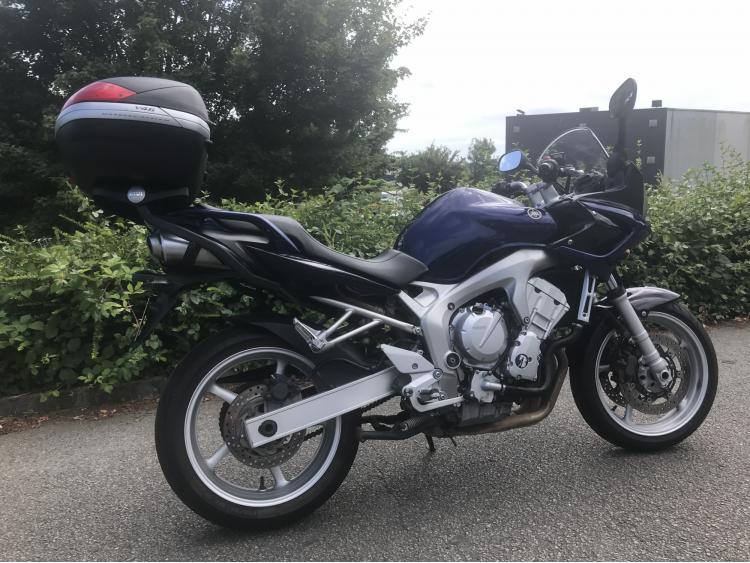 YAMAHA FZ6 (98CV)