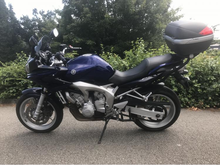 YAMAHA FZ6 (98CV)