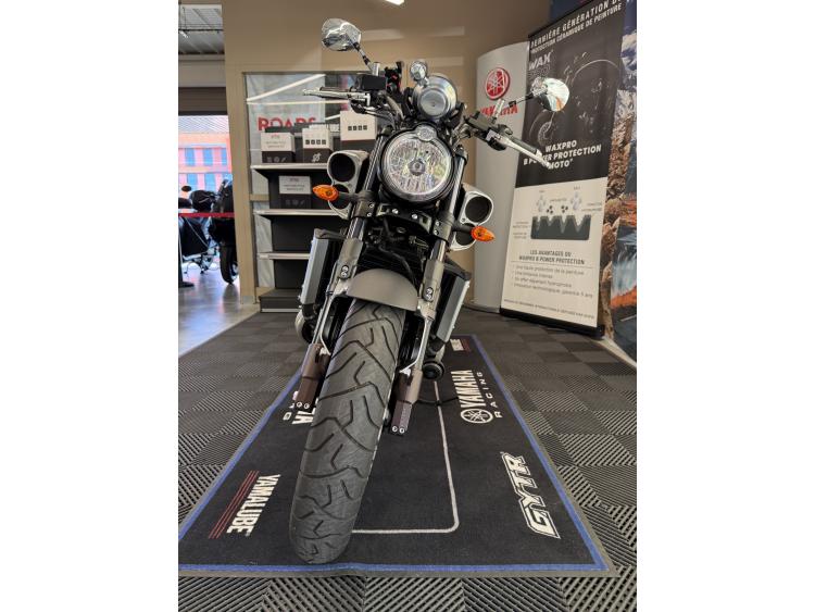 YAMAHA V-MAX 1700
