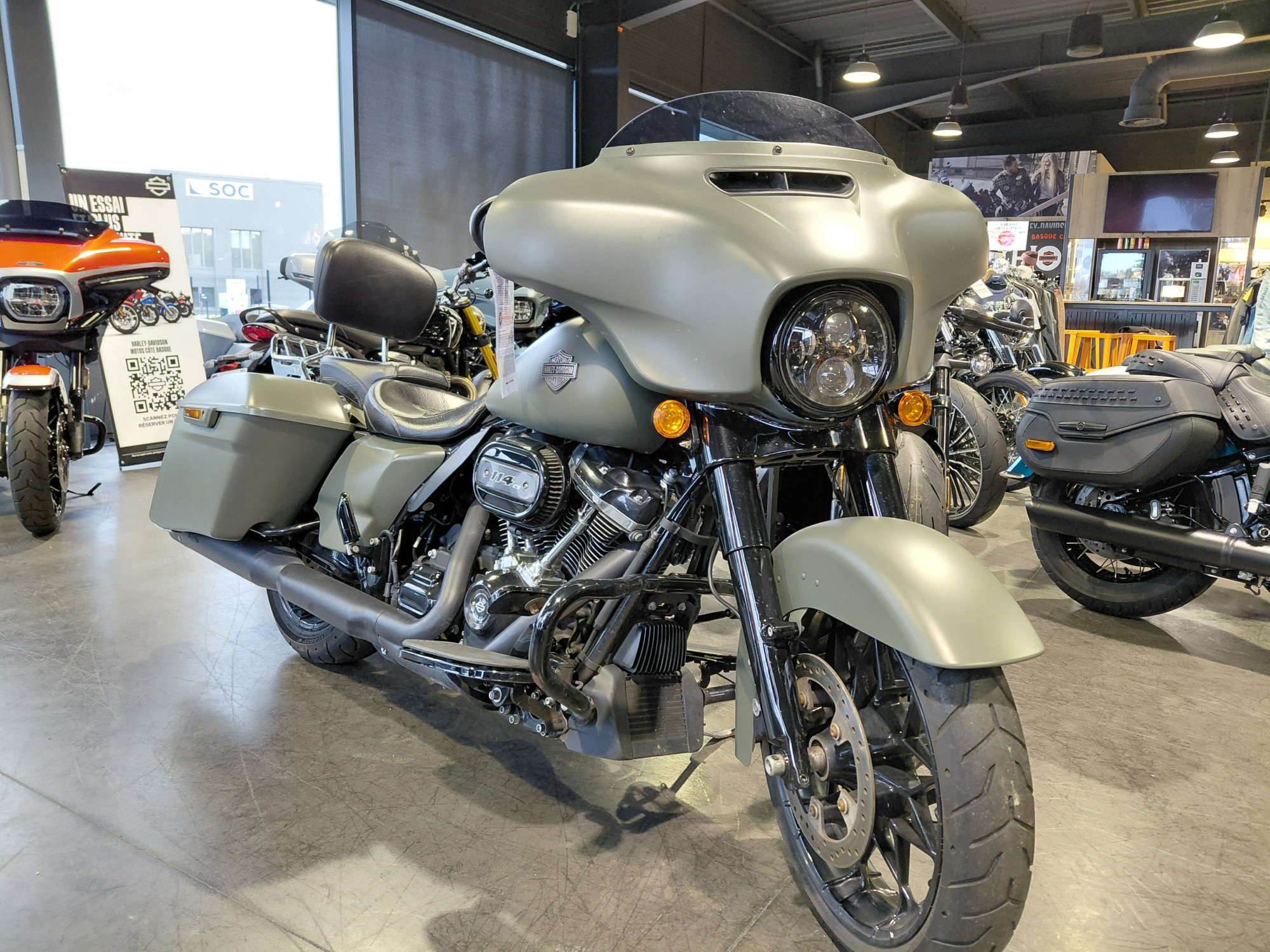 HARLEY-DAVIDSON TOURING STREET GLIDE 1868 SPECIAL