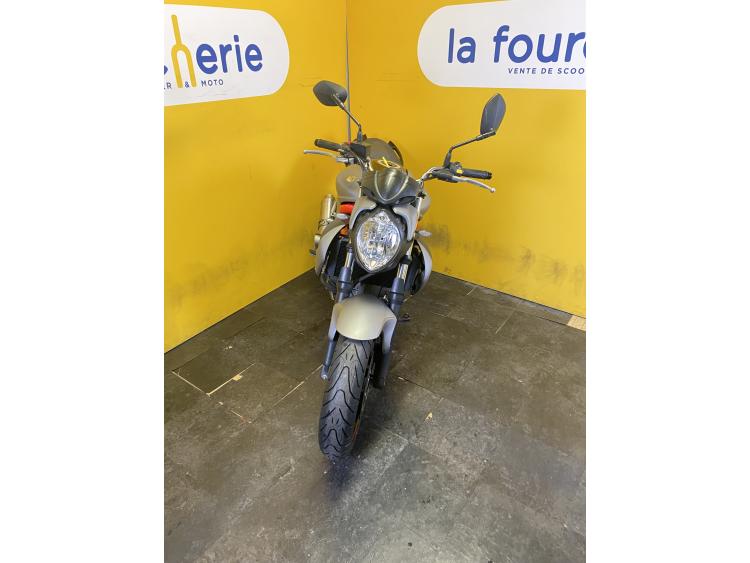 SUZUKI GLADIUS 650