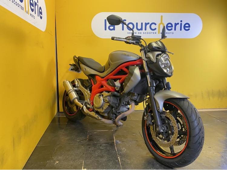SUZUKI GLADIUS 650