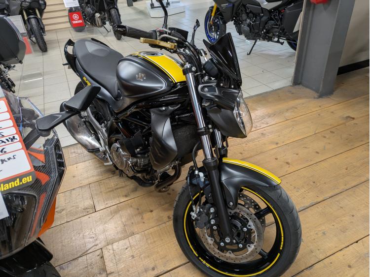 SUZUKI GLADIUS 650 A2*