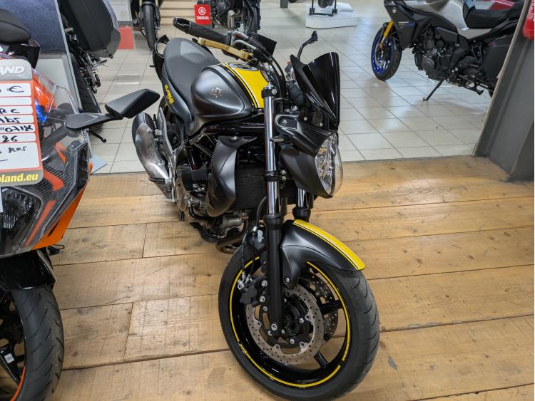 SUZUKI GLADIUS 650 A2*