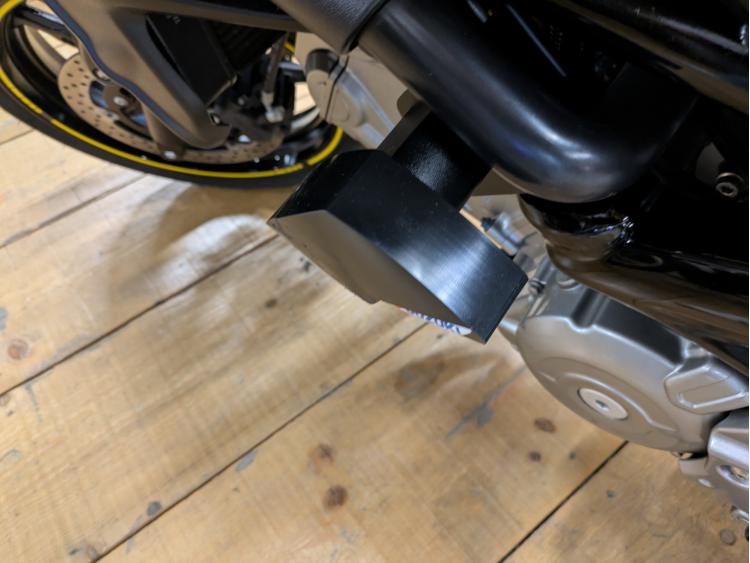 SUZUKI GLADIUS 650 A2*