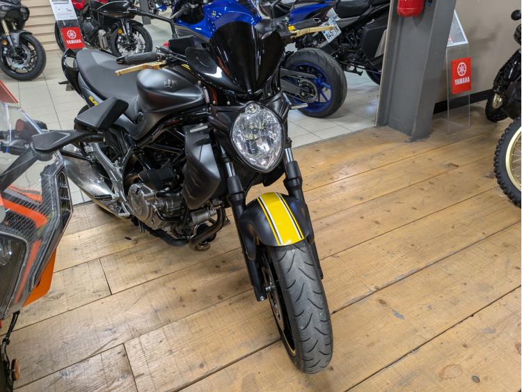 SUZUKI GLADIUS 650 A2*