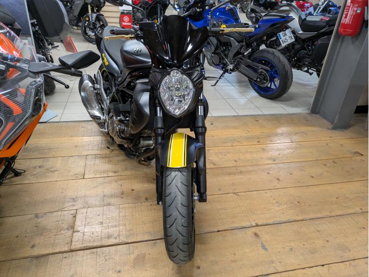 SUZUKI GLADIUS 650 A2*