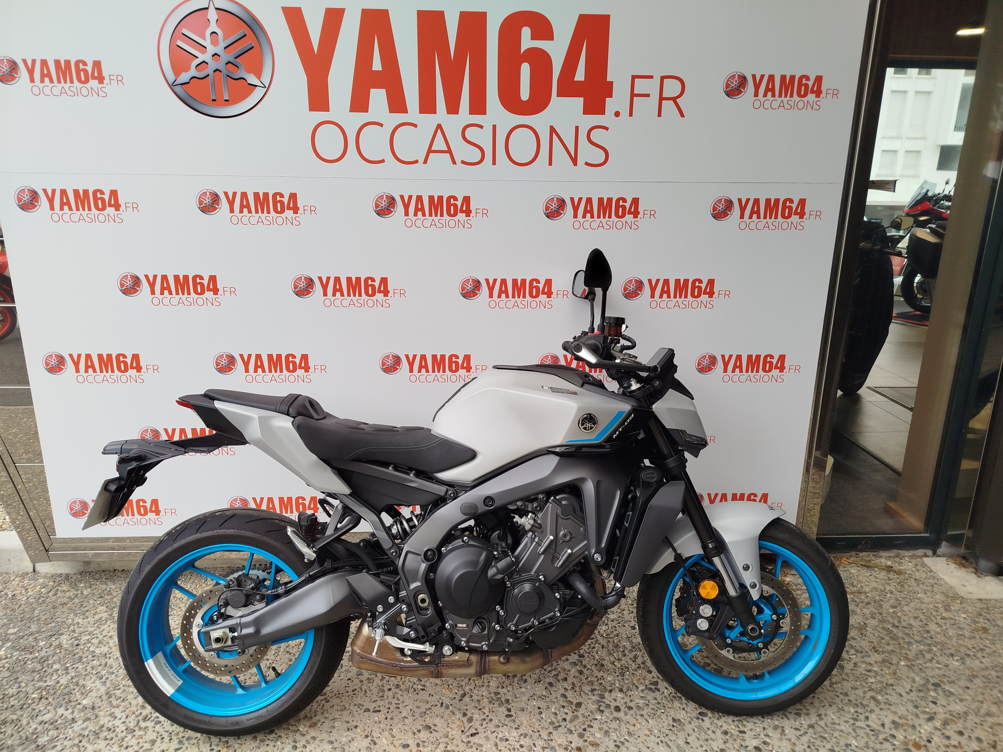 YAMAHA MT-09