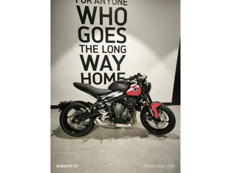TRIUMPH TRIDENT 660