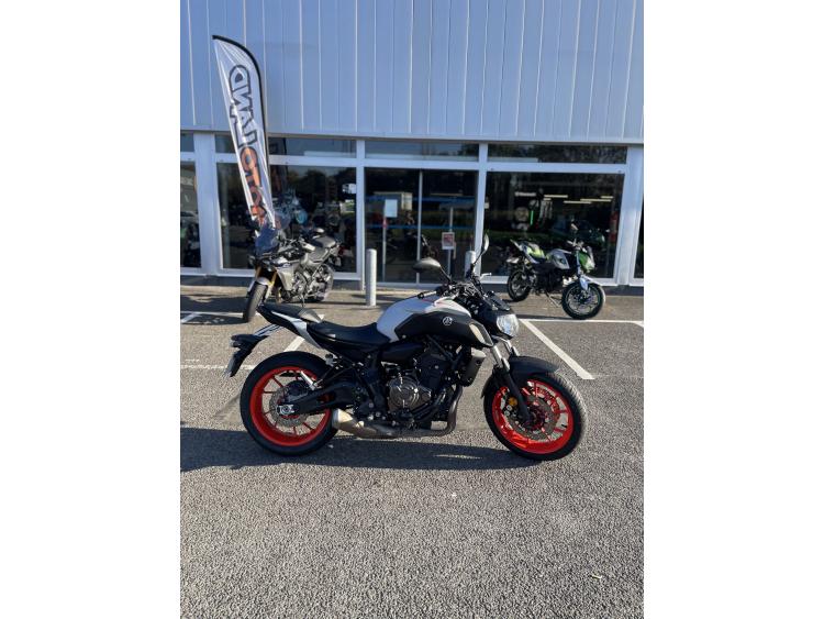 YAMAHA MT-07