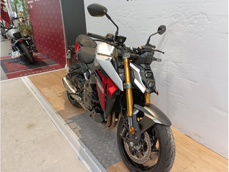 SUZUKI GSX-S 1000