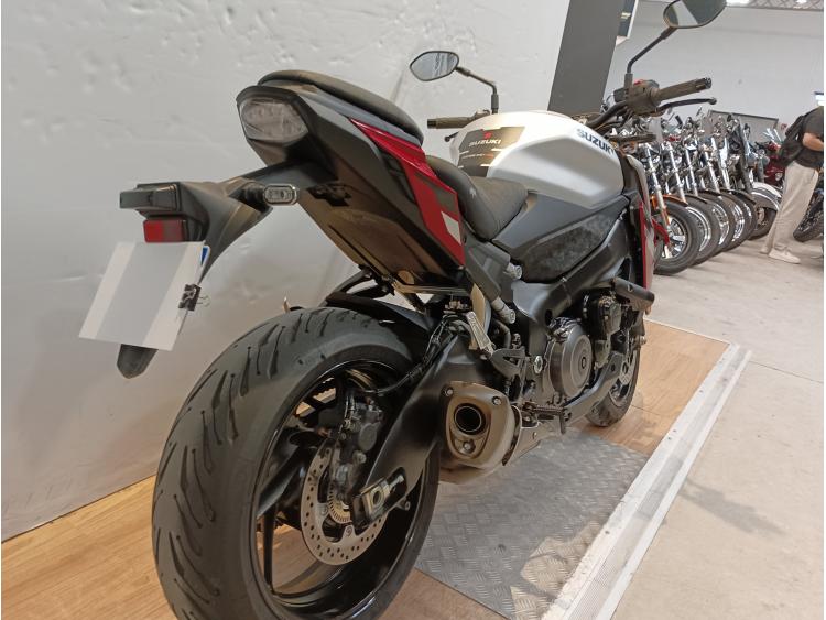 SUZUKI GSX-S 1000