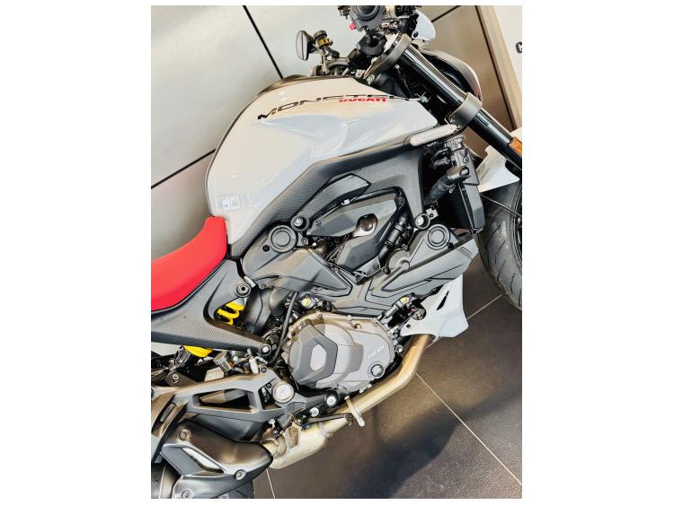 DUCATI MONSTER+ - ETAT NEUF - NOMBREUSES OPTIONS / MONSTER +