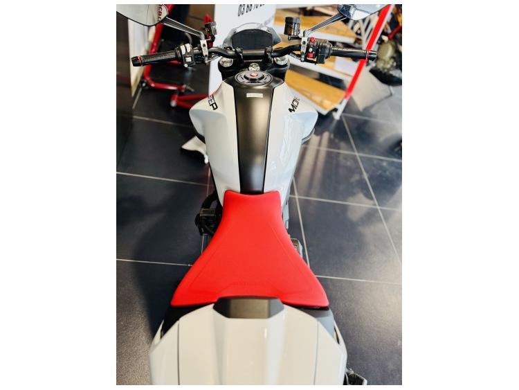 DUCATI MONSTER+ - ETAT NEUF - NOMBREUSES OPTIONS / MONSTER +