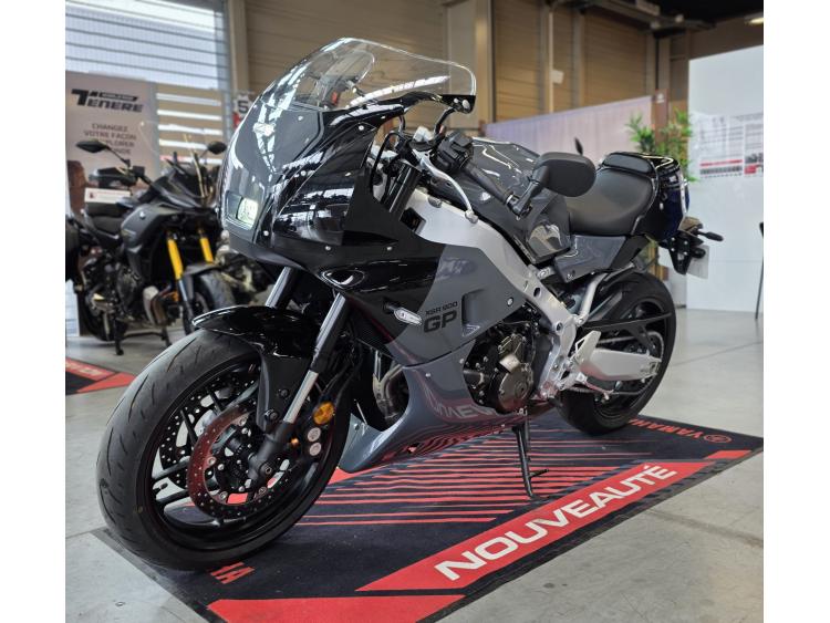 YAMAHA XSR 900 GP