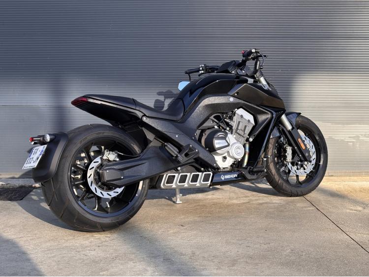 BENDA MOTOR LFC 700