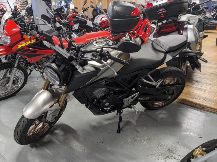 HONDA CB 125 R