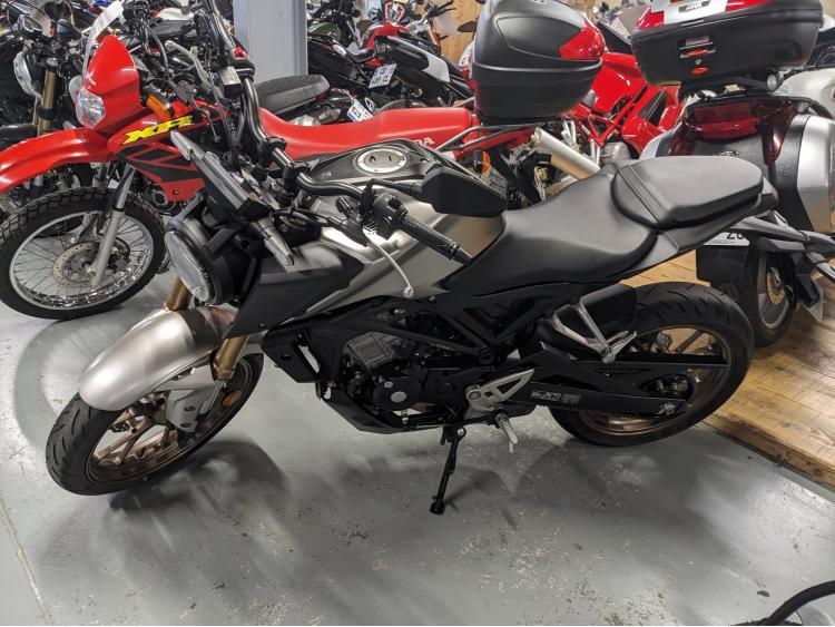 HONDA CB 125 R