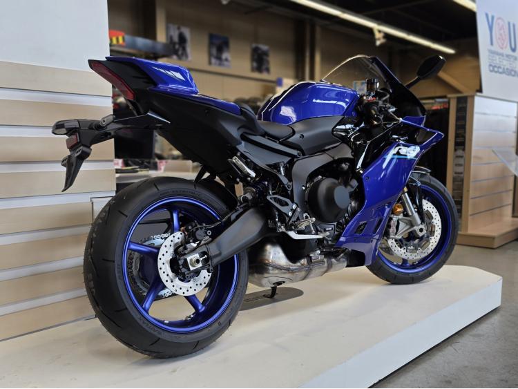 YAMAHA YZF-R9
