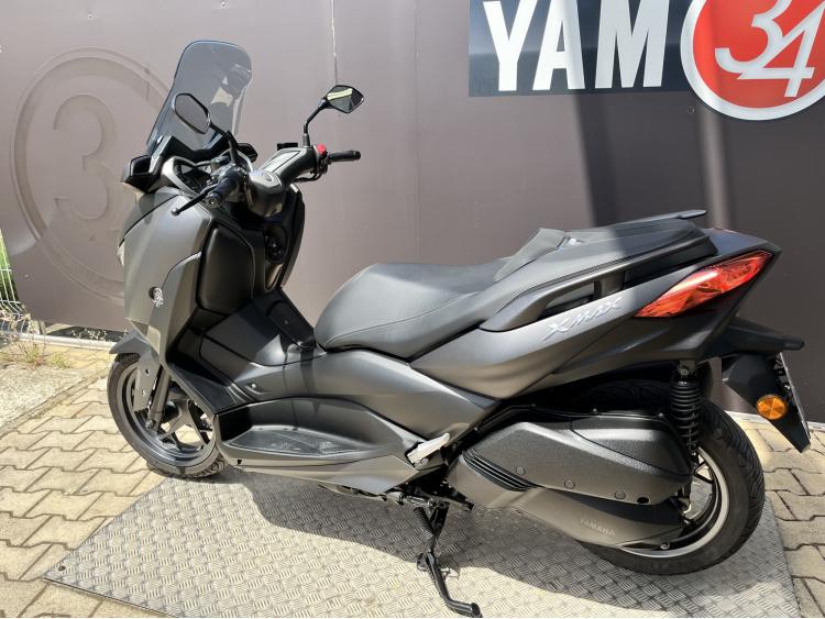 YAMAHA XMAX 300