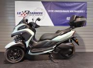 YAMAHA TRICITY 300