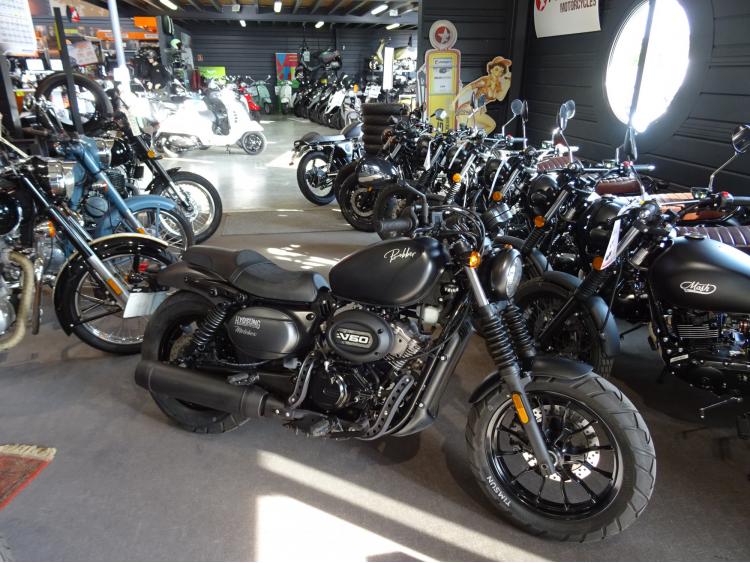 HYOSUNG GV 125 BOBBER