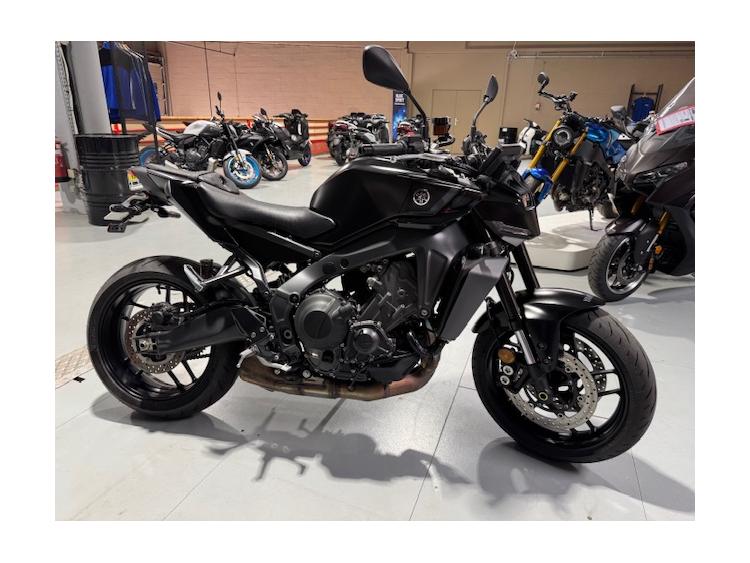 YAMAHA MT-09