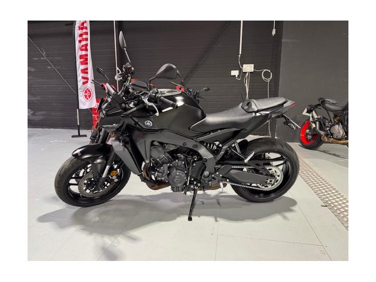YAMAHA MT-09