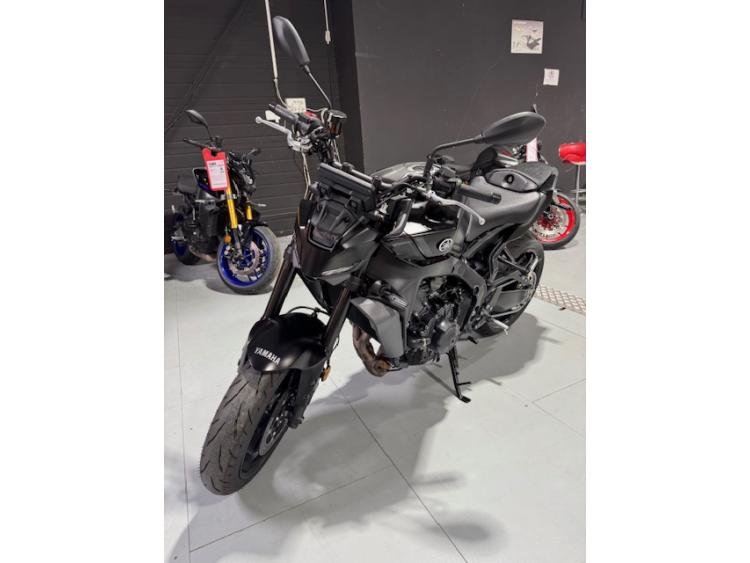 YAMAHA MT-09