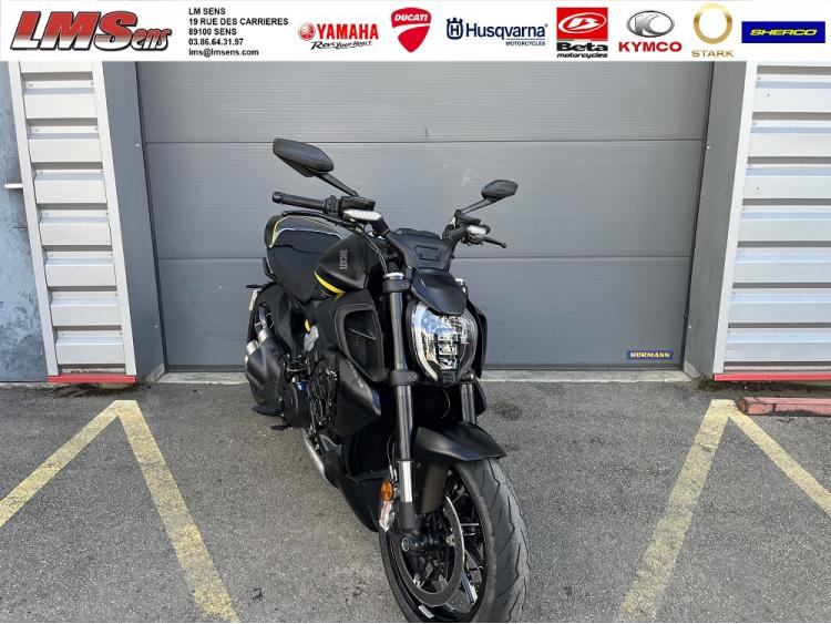 DUCATI DIAVEL V4