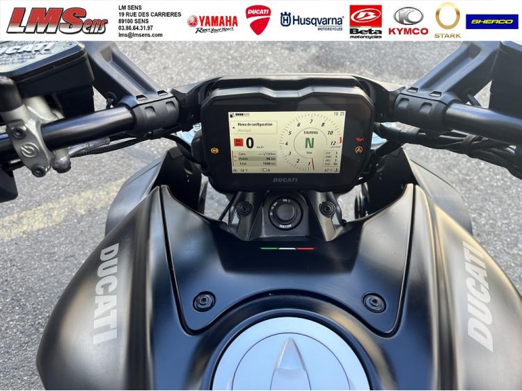 DUCATI DIAVEL V4