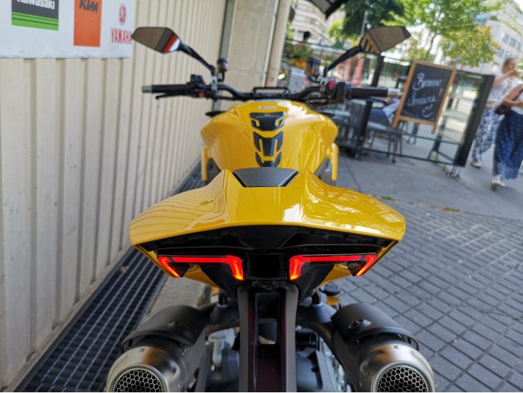 DUCATI STREETFIGHTER V2S 2026