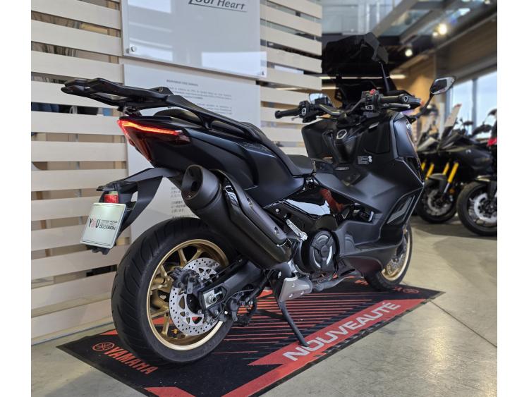 YAMAHA XP T-MAX 560 TECH MAX