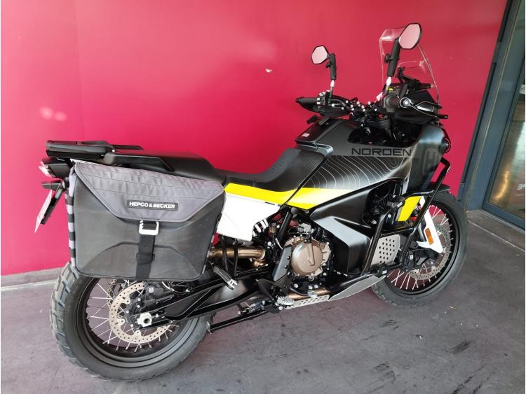 HUSQVARNA NORDEN 901 + EQUIPEMENTS
