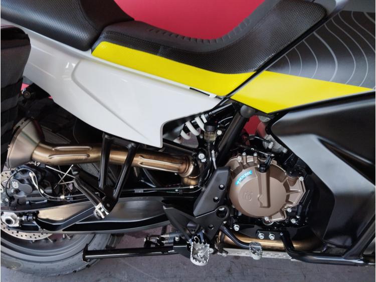 HUSQVARNA NORDEN 901 + EQUIPEMENTS