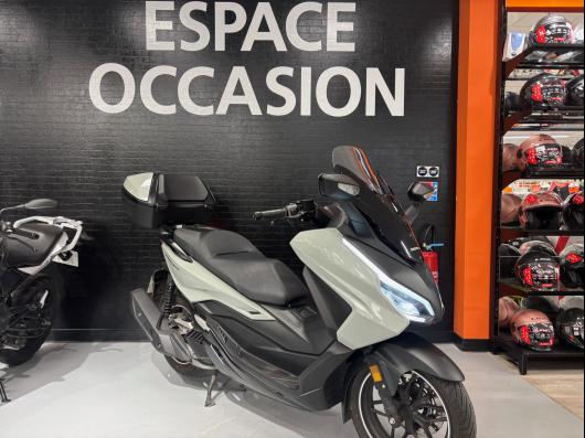 photo-annonce-honda-forza-125-top-box_681618552bab6593183738.jpg
