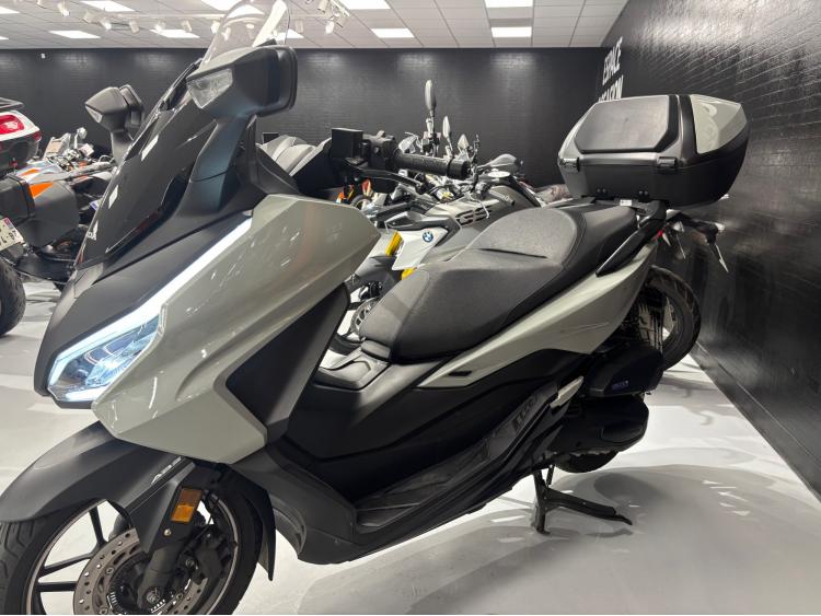 HONDA FORZA 125 TOP BOX
