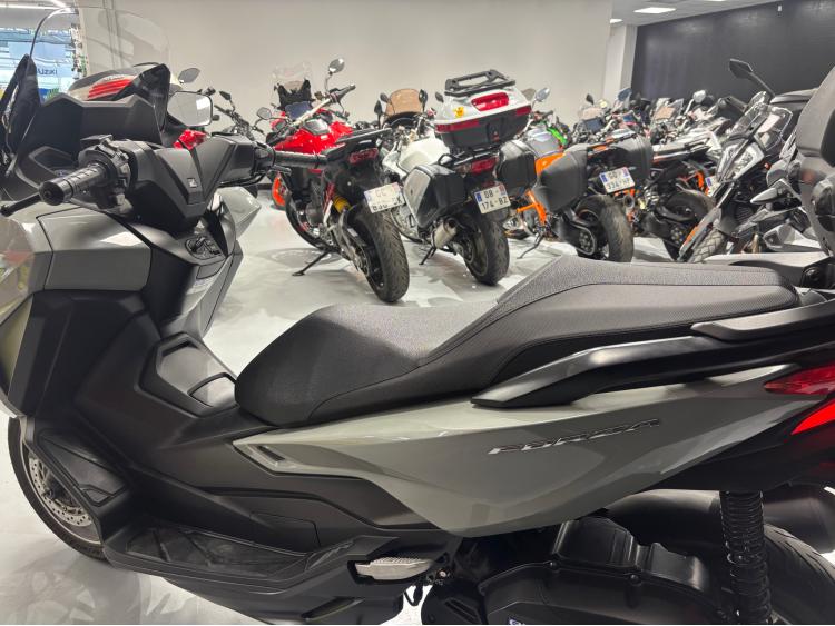 HONDA FORZA 125 TOP BOX