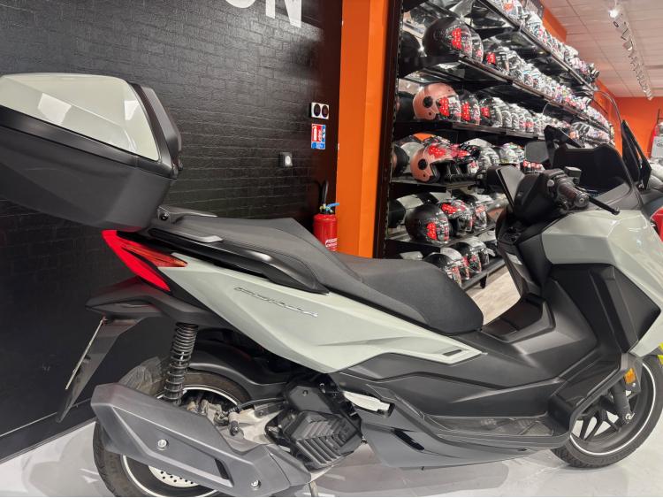 HONDA FORZA 125 TOP BOX